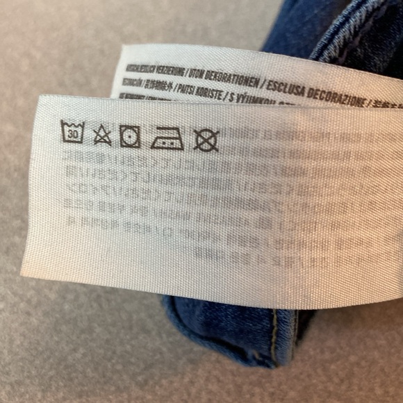 Hollister - Super Skinny low rise jeans. Size 27 - Picture 9 of 14